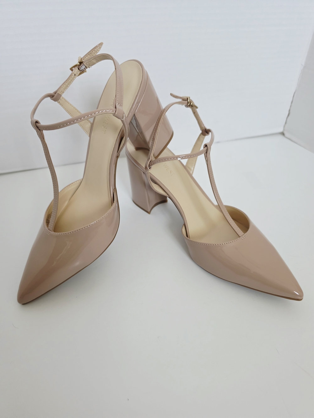 New Nine West Nude Patent T-Strap Block Heel Pumps size 10M